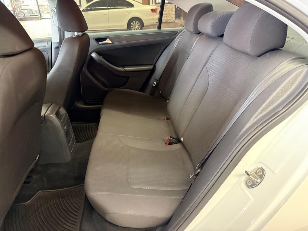 Volkswagen Jetta  2016