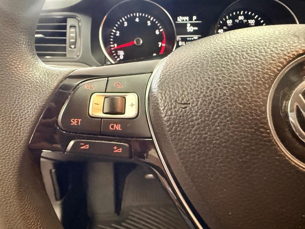 Volkswagen Jetta  2016