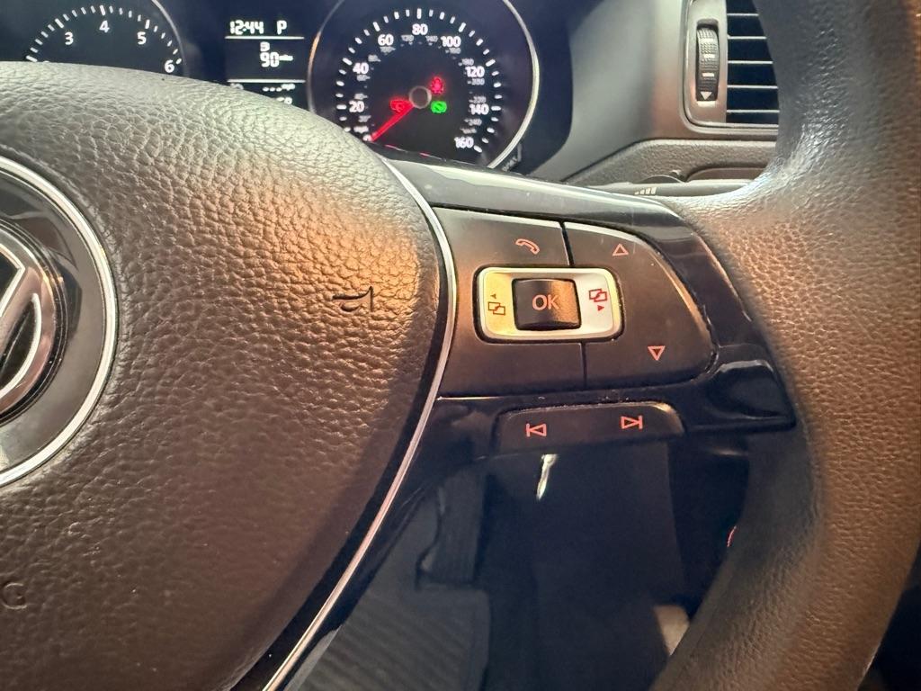 Volkswagen Jetta  2016