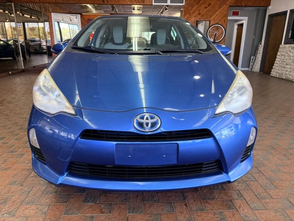 Toyota Prius c  2013