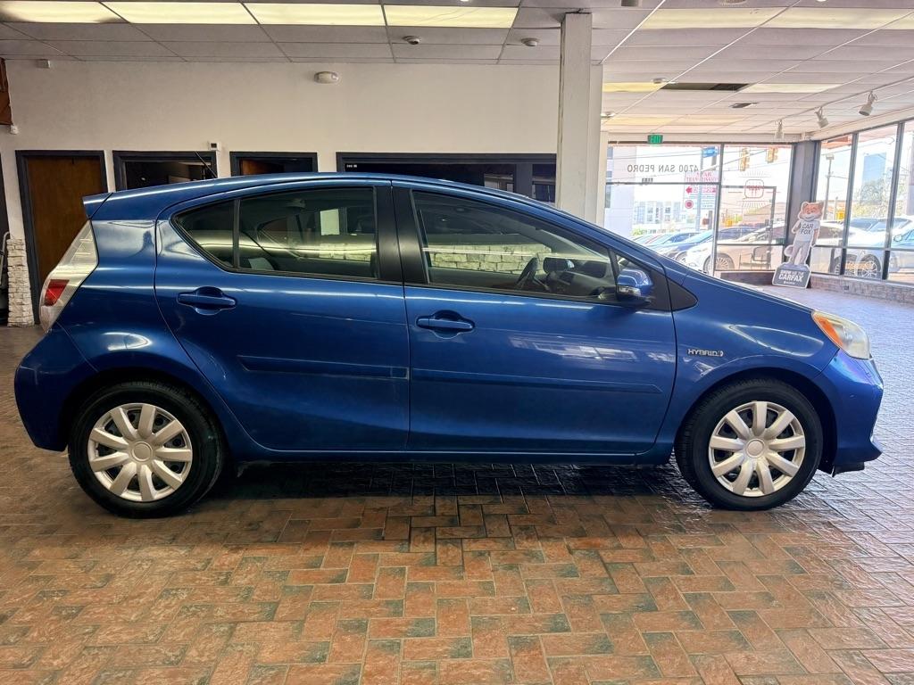 Toyota Prius c  2013