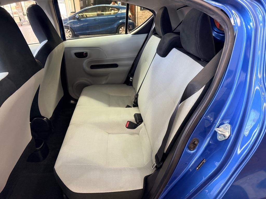 Toyota Prius c  2013