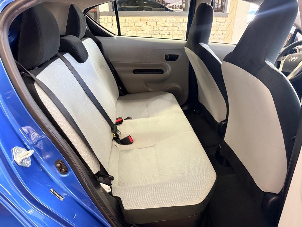 Toyota Prius c  2013