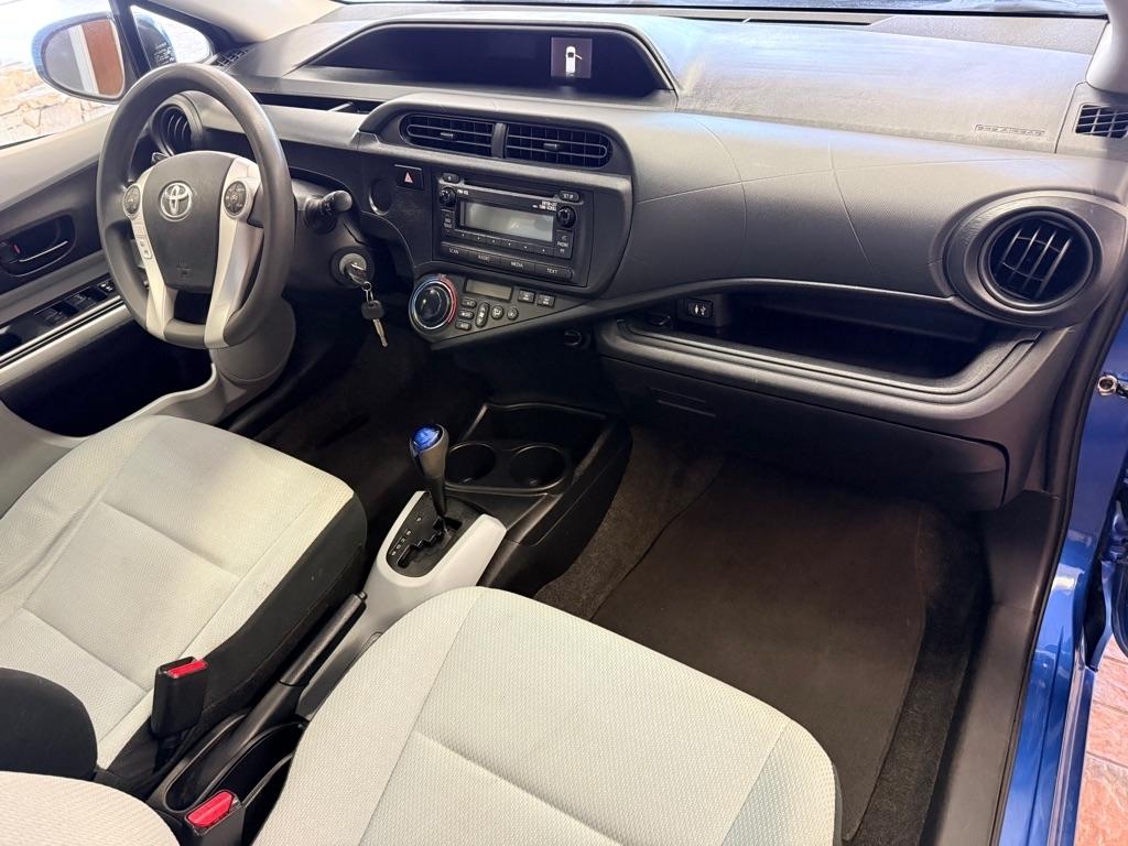Toyota Prius c  2013