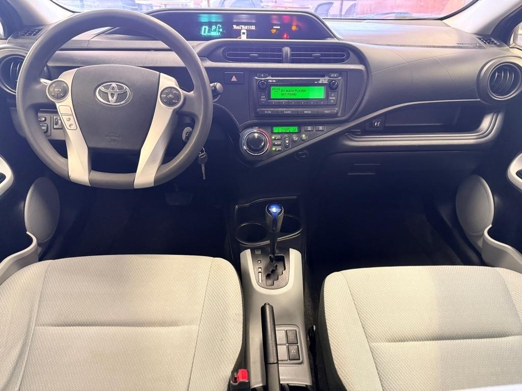Toyota Prius c  2013