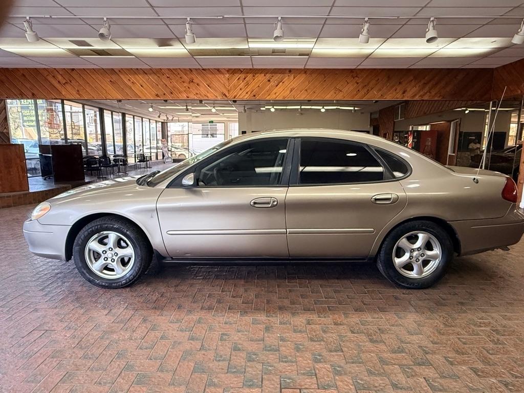 Ford Taurus  2002