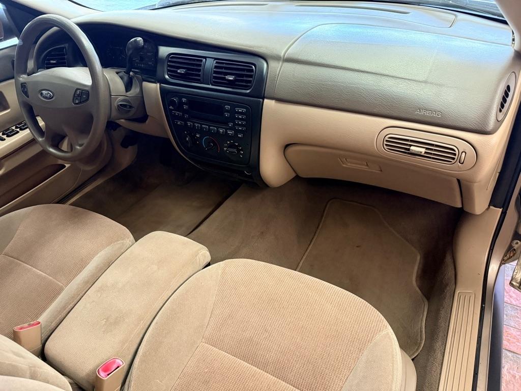 Ford Taurus  2002