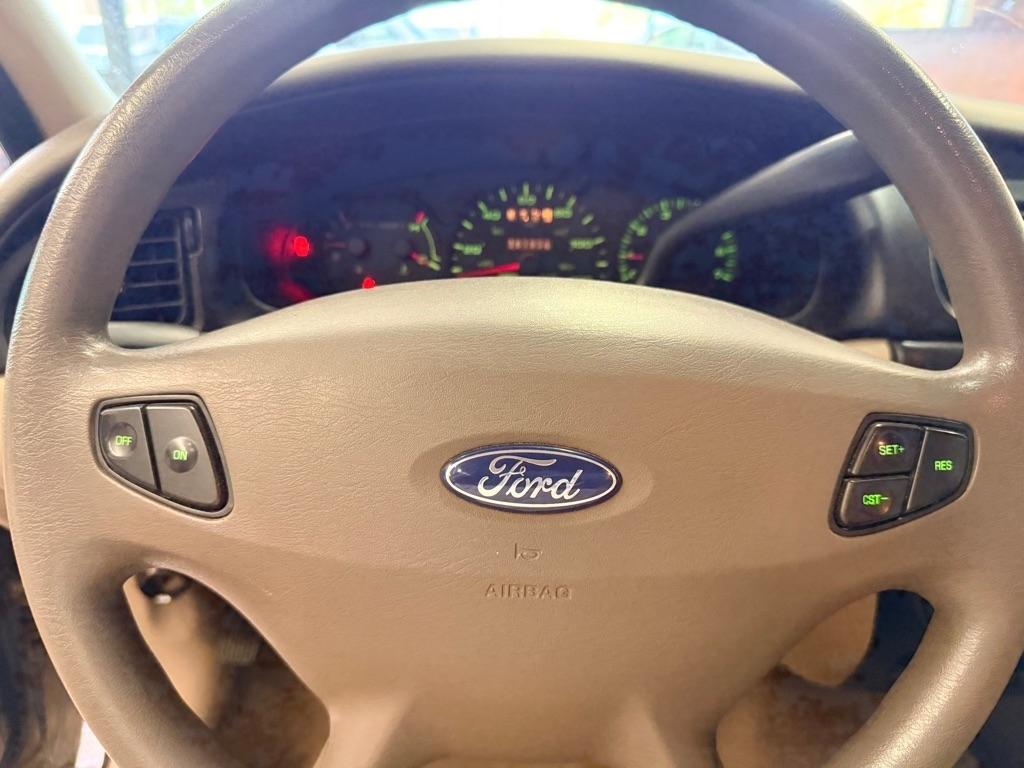 Ford Taurus  2002