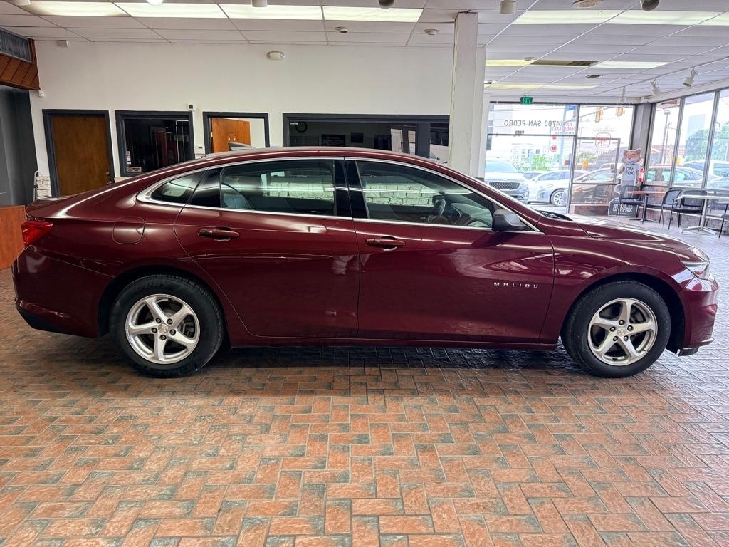 Chevrolet Malibu  2016