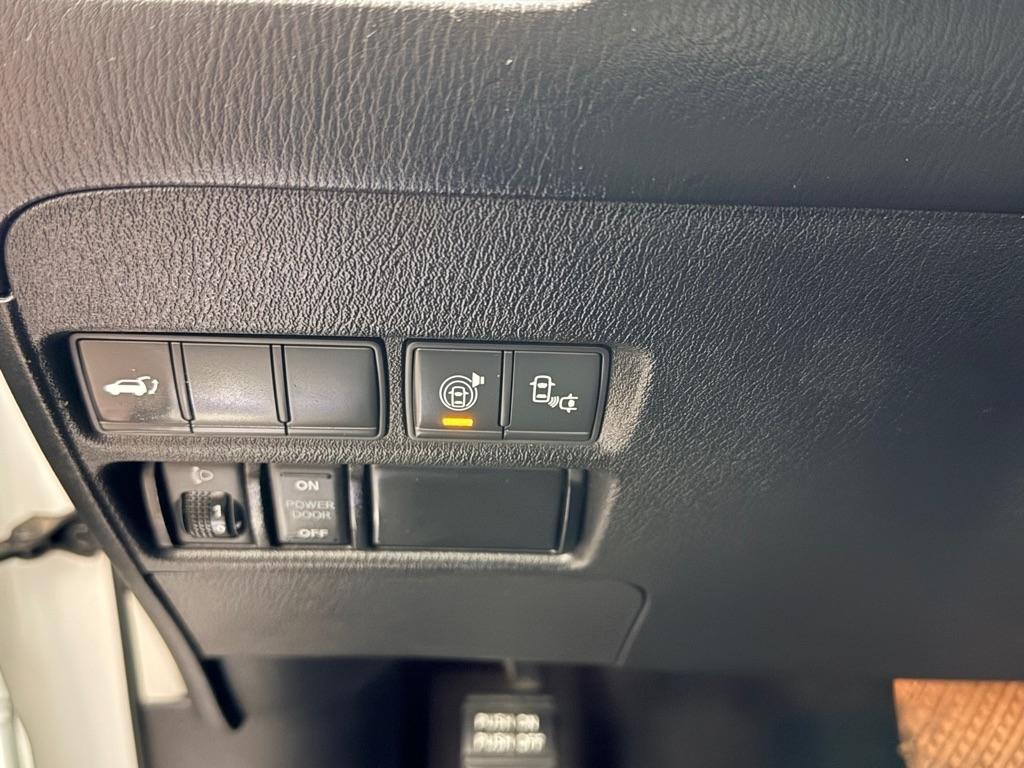 Nissan Armada  2017