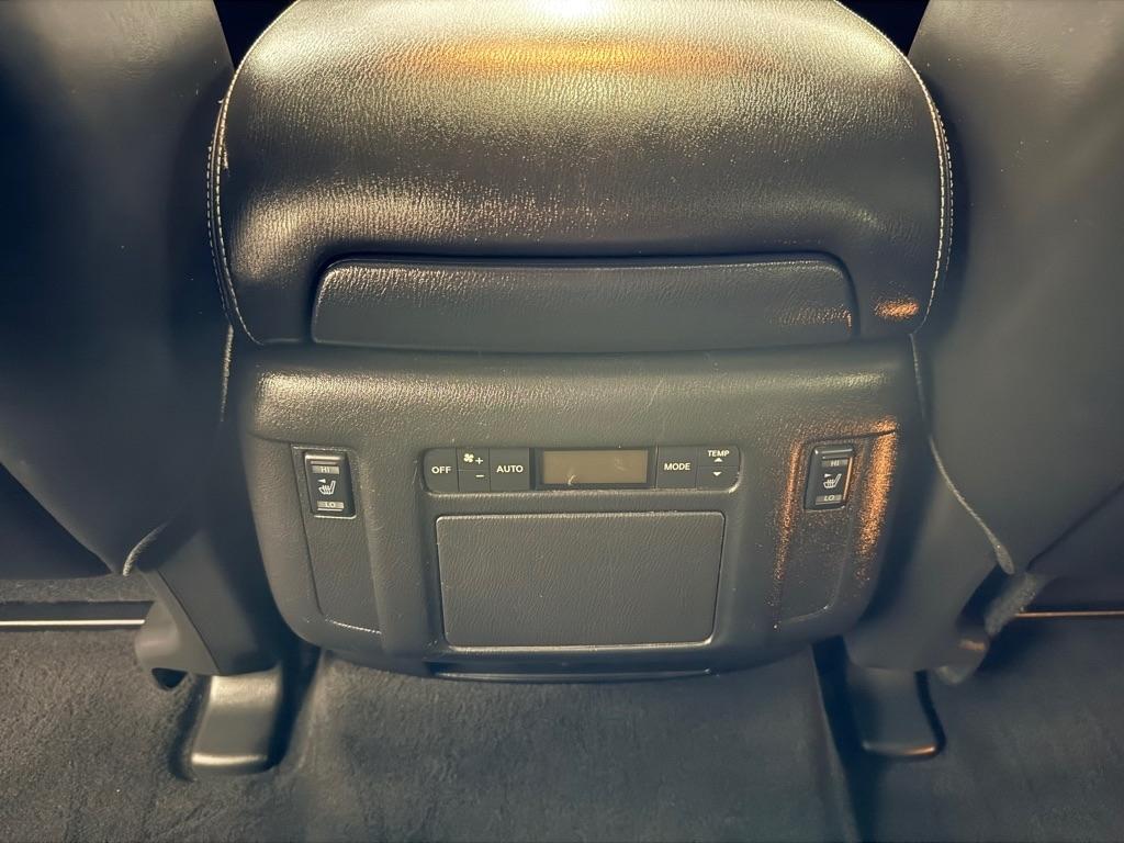 Nissan Armada  2017