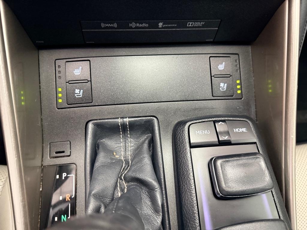 Lexus IS  2015