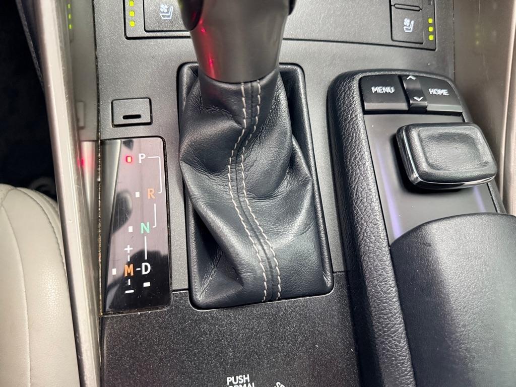 Lexus IS  2015