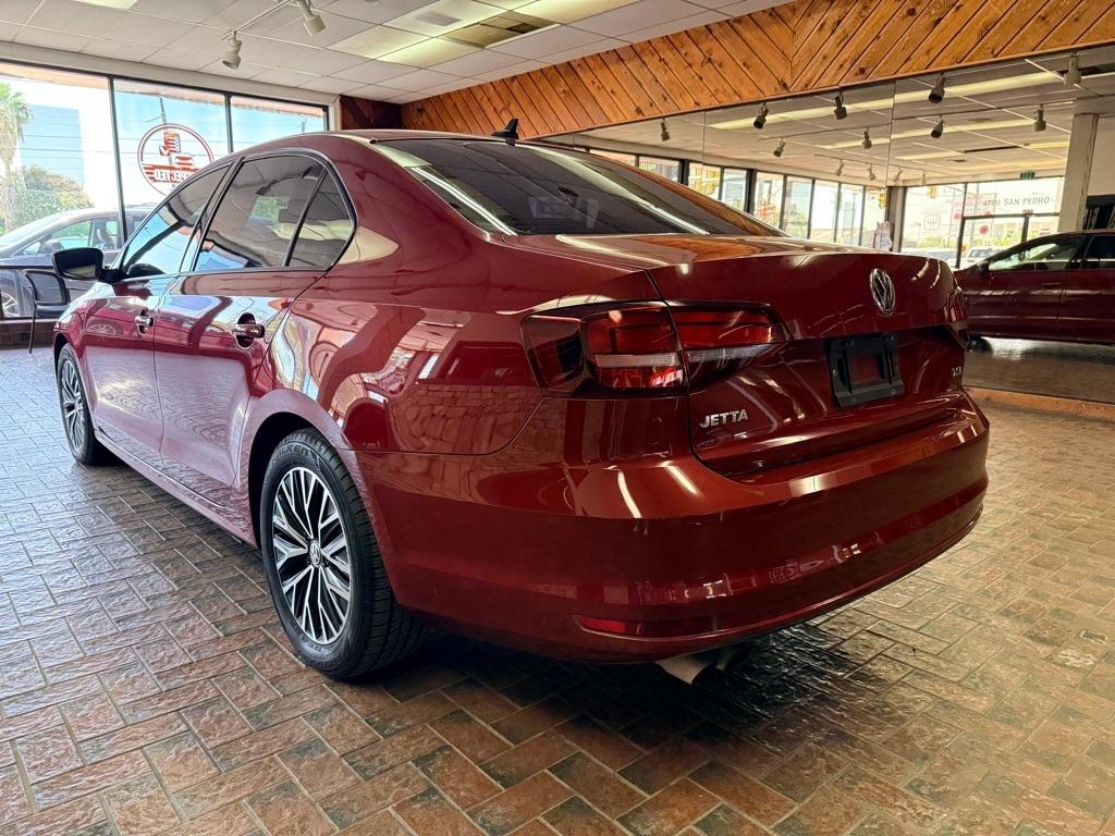 Volkswagen Jetta  2016