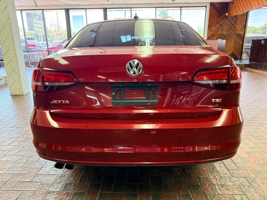 Volkswagen Jetta  2016