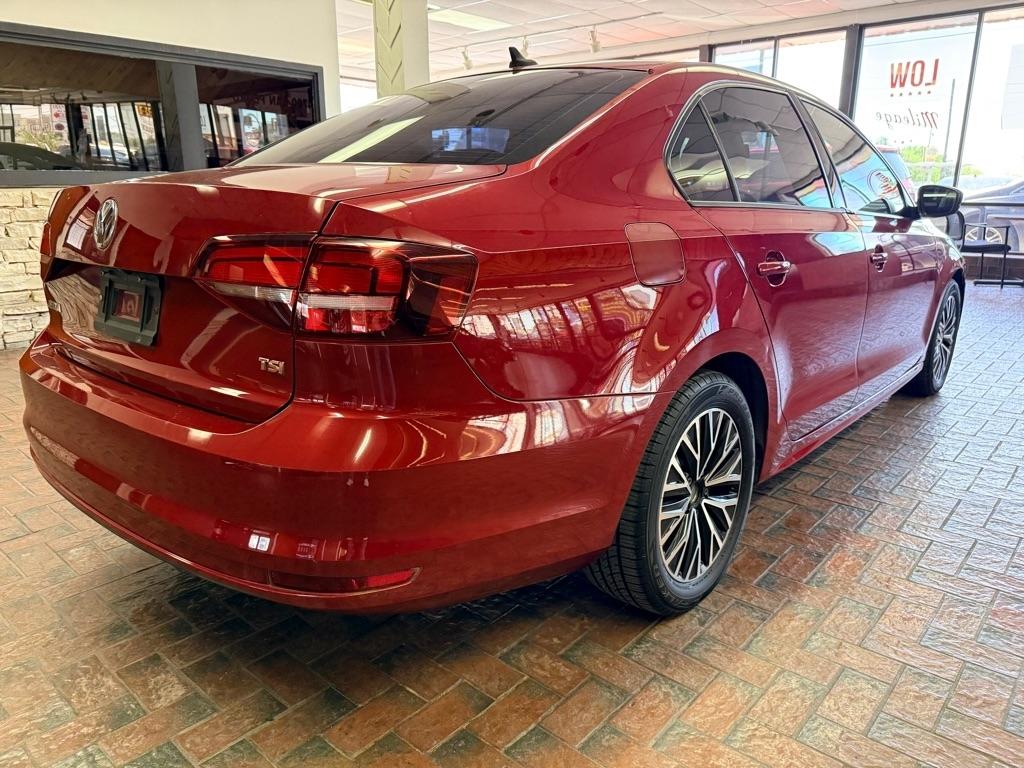 Volkswagen Jetta  2016