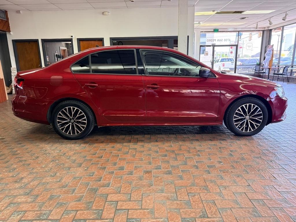 Volkswagen Jetta  2016