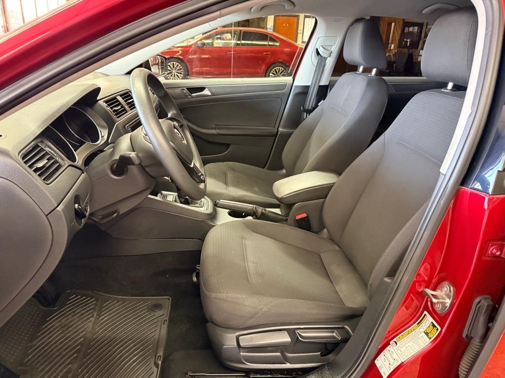Volkswagen Jetta  2016
