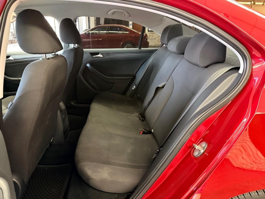 Volkswagen Jetta  2016