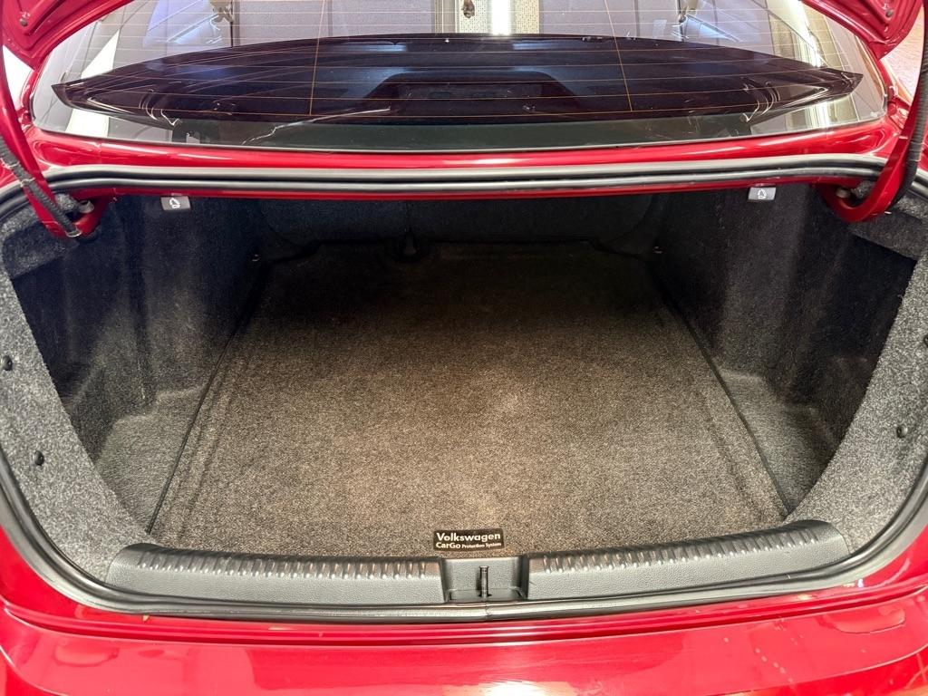 Volkswagen Jetta  2016