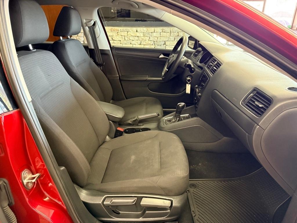 Volkswagen Jetta  2016