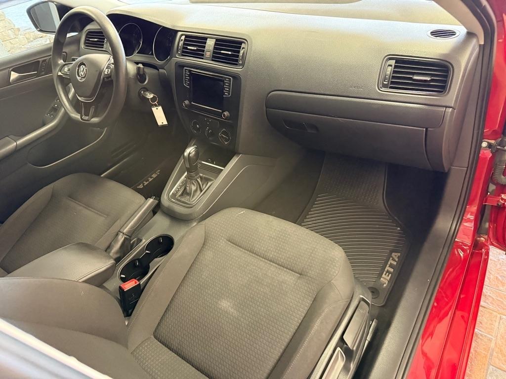 Volkswagen Jetta  2016