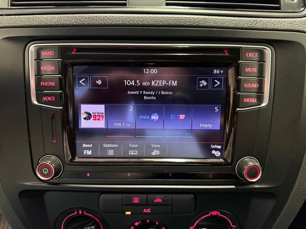 Volkswagen Jetta  2016