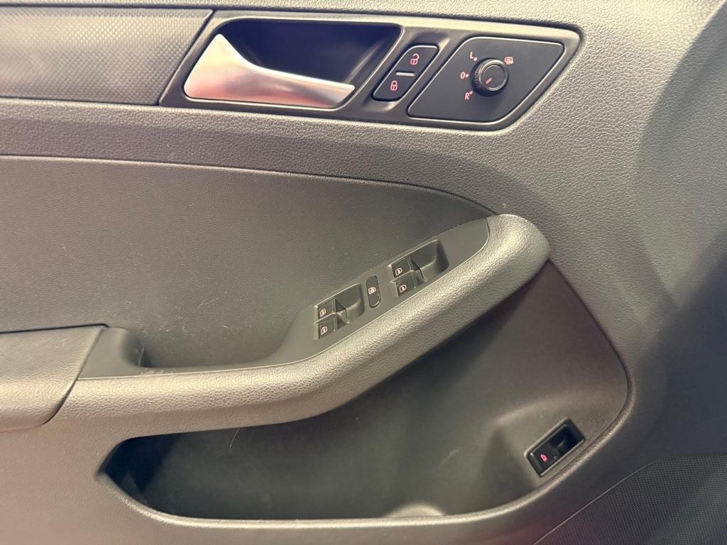 Volkswagen Jetta  2016