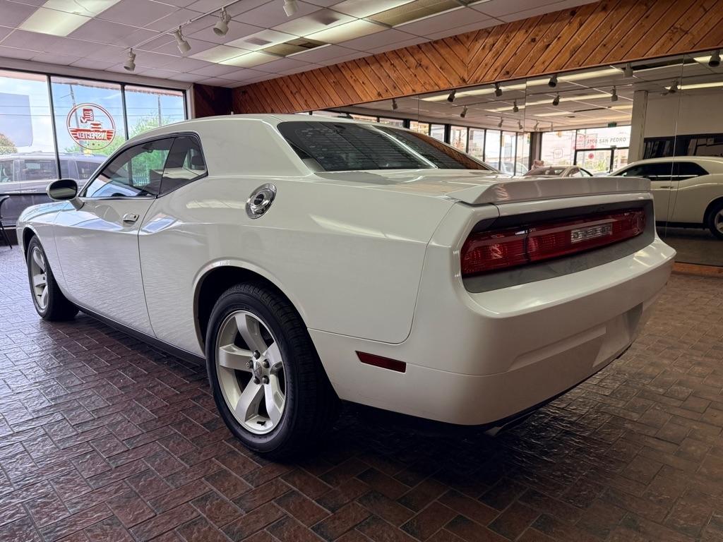 Dodge Challenger  2012