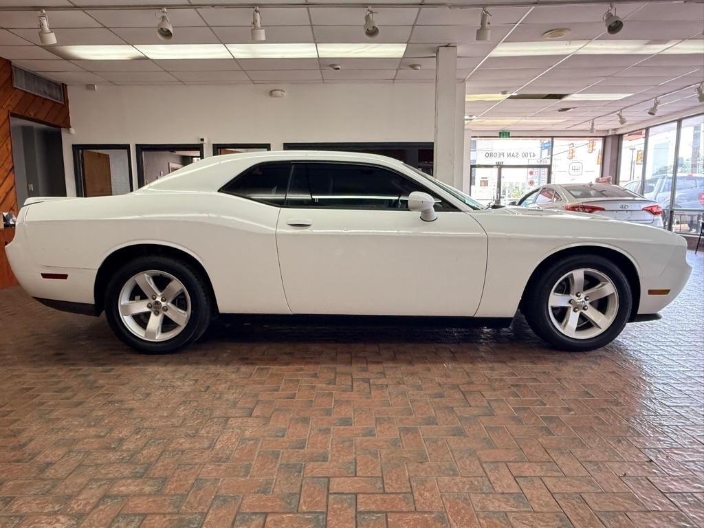 Dodge Challenger  2012