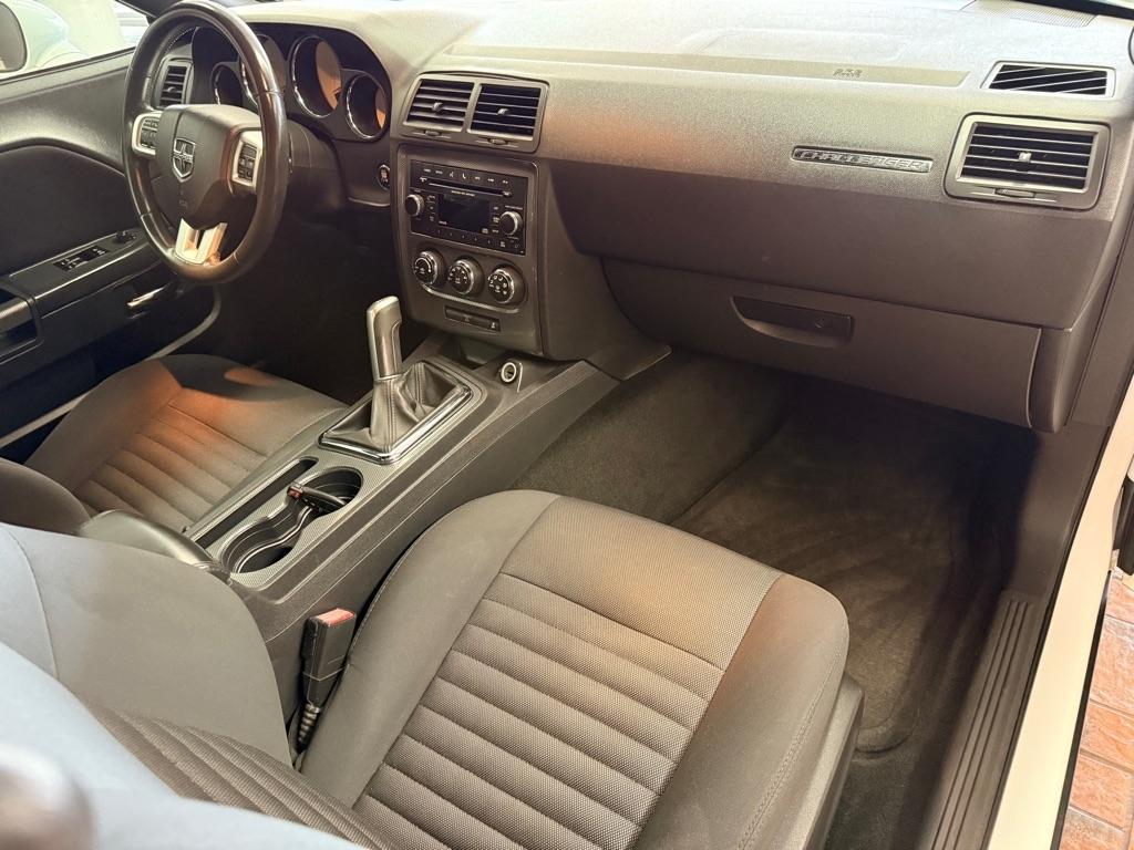 Dodge Challenger  2012