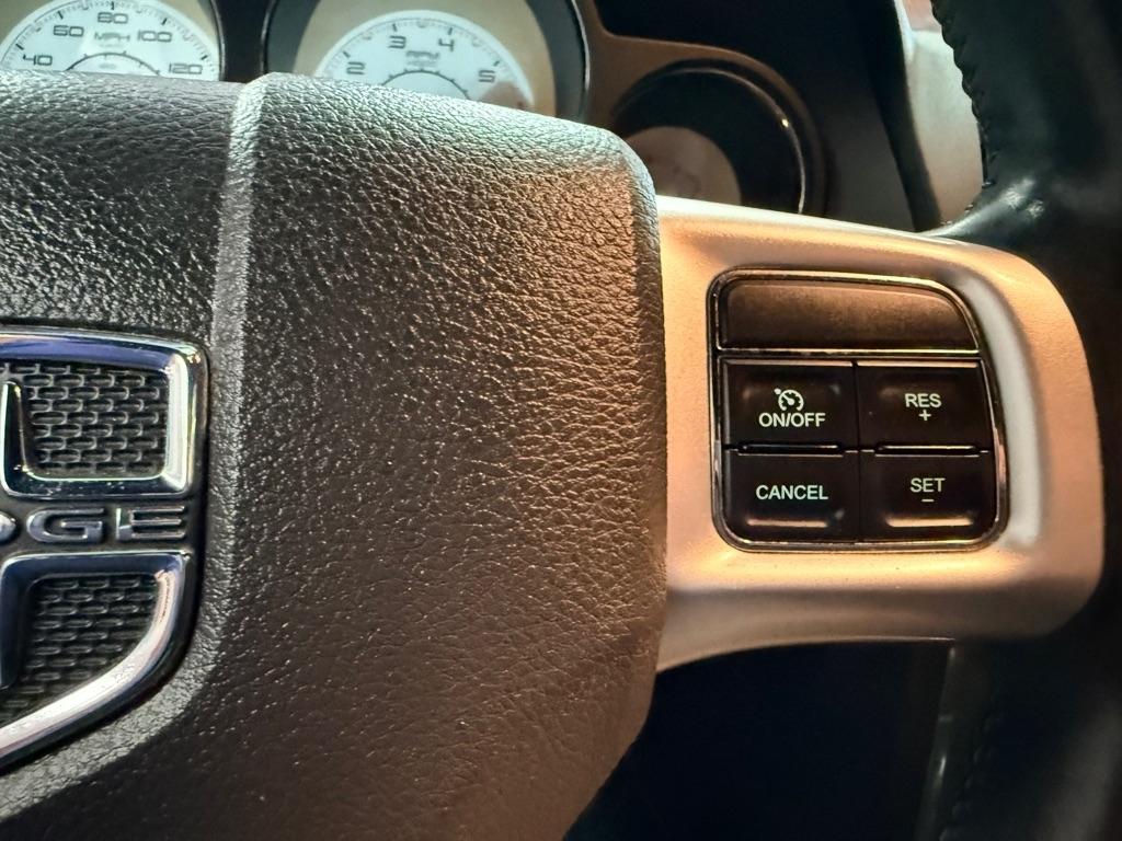 Dodge Challenger  2012