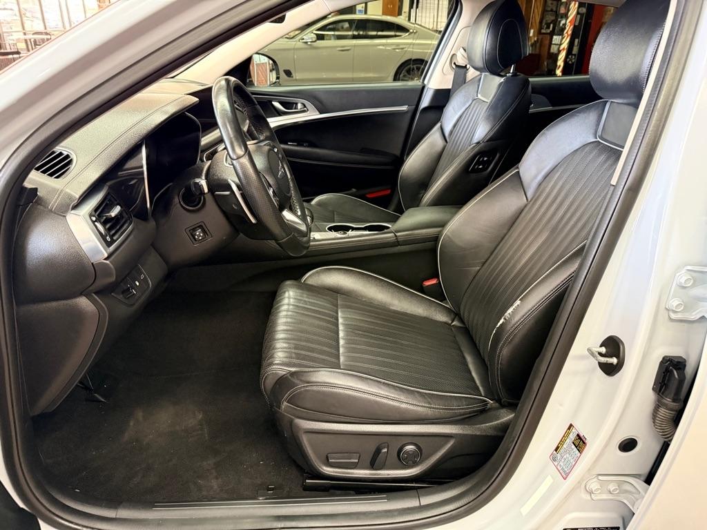Genesis G70  2022