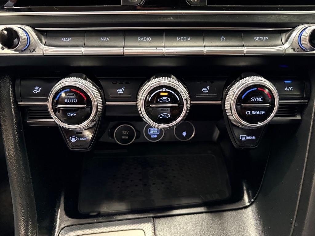 Genesis G70  2022