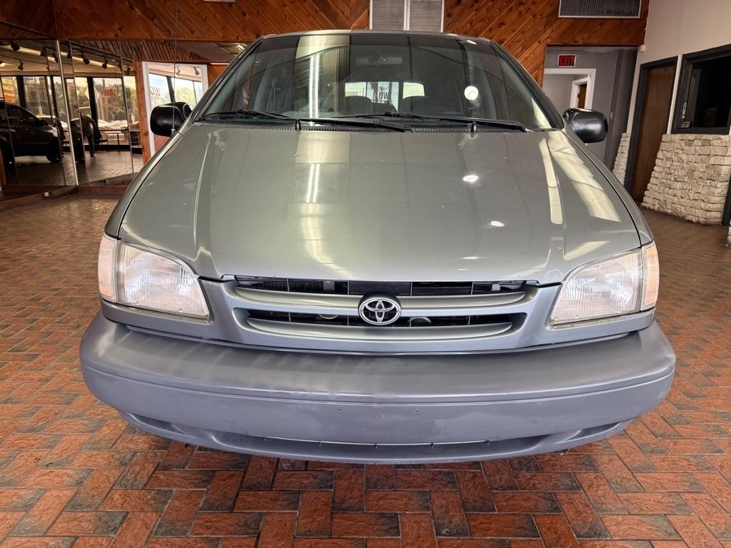 Toyota Sienna  2000
