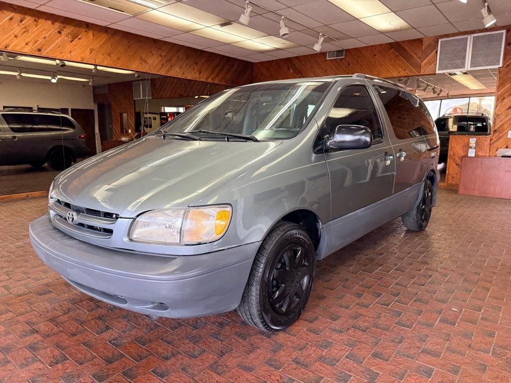 Toyota Sienna  2000