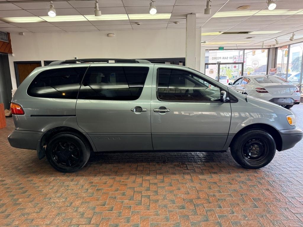 Toyota Sienna  2000