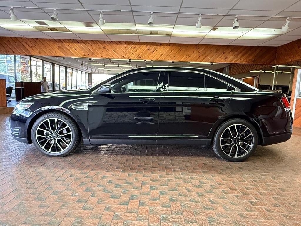 Ford Taurus  2017