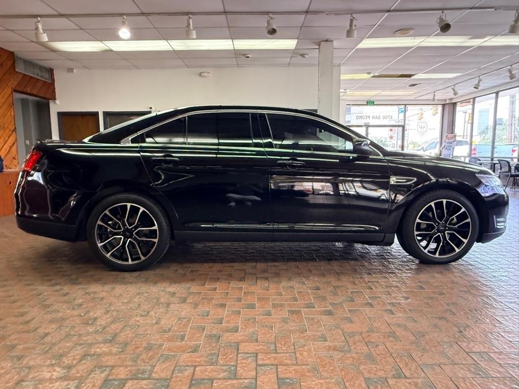 Ford Taurus  2017