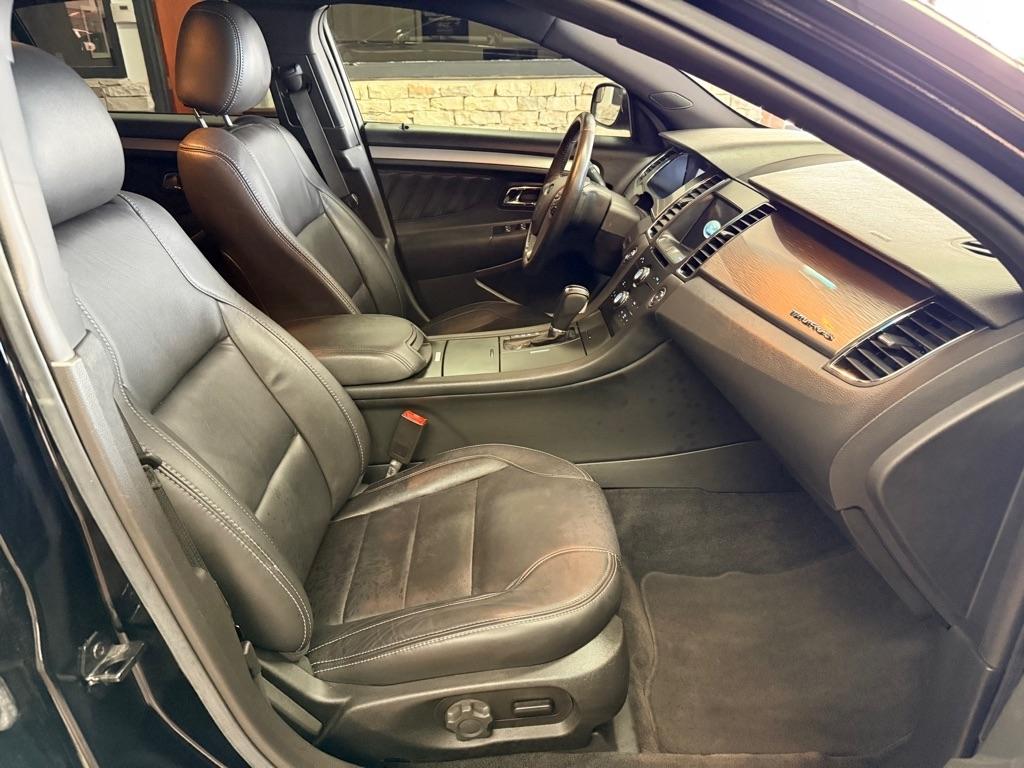 Ford Taurus  2017