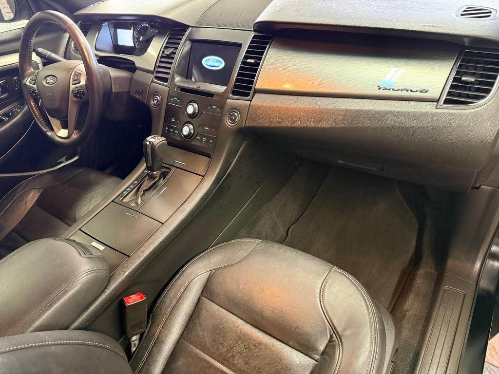 Ford Taurus  2017