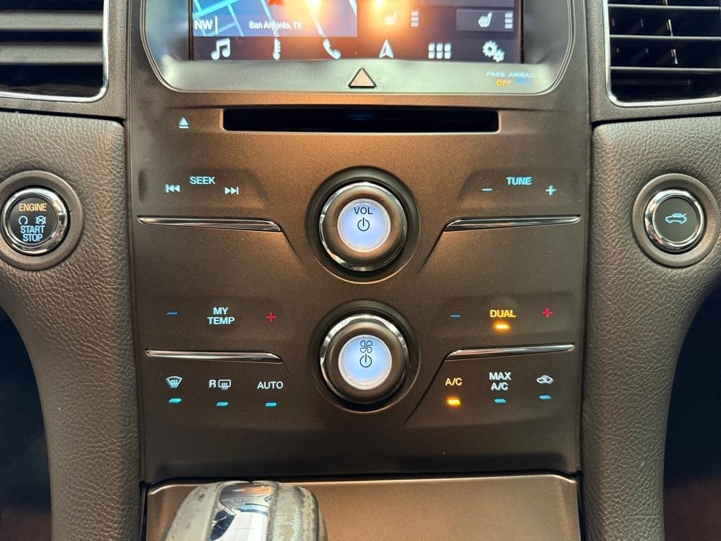 Ford Taurus  2017