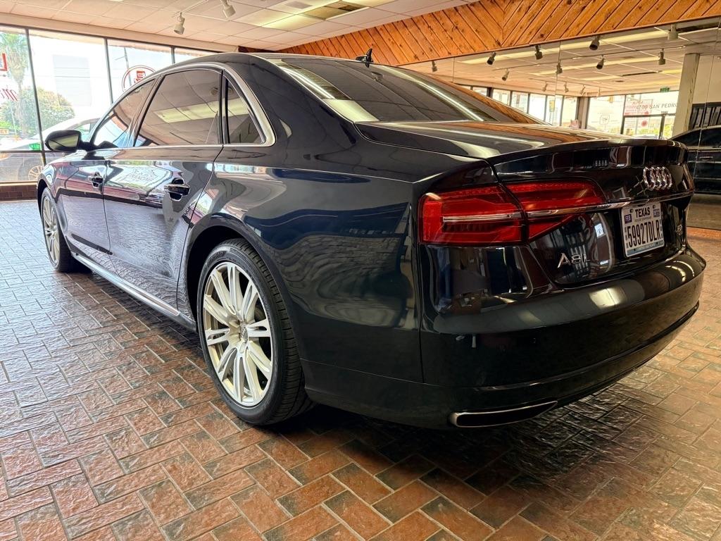 Audi A8  2016