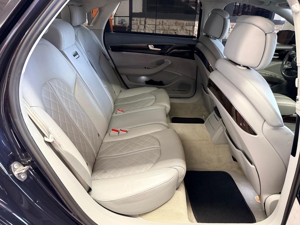 Audi A8  2016