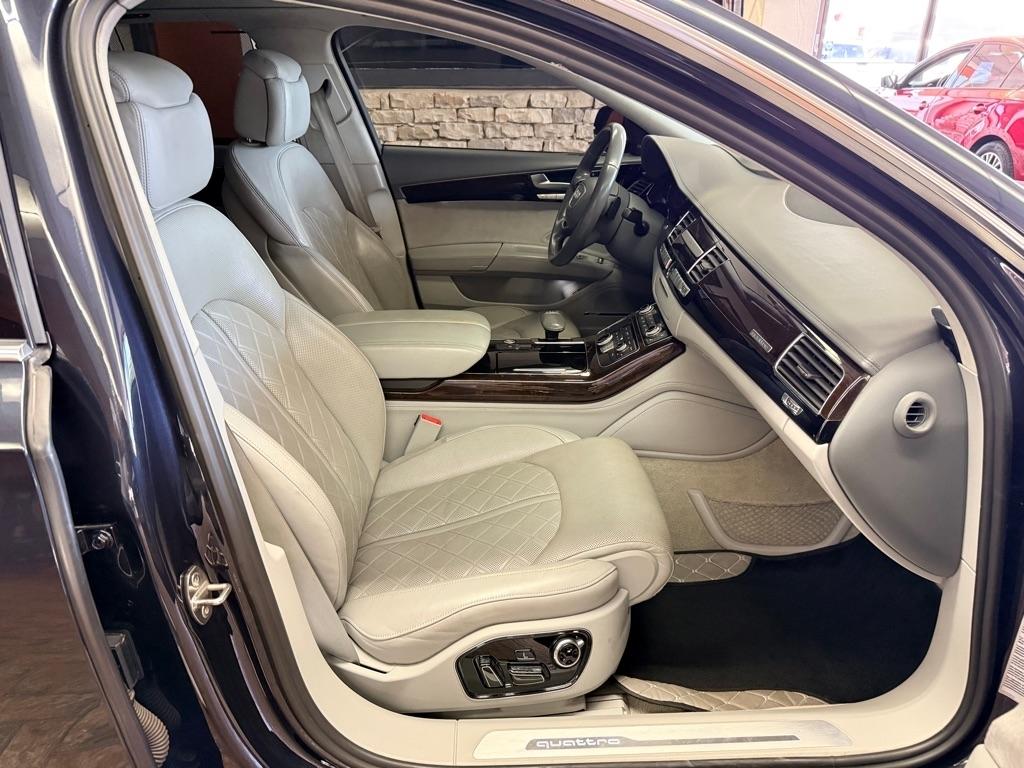 Audi A8  2016