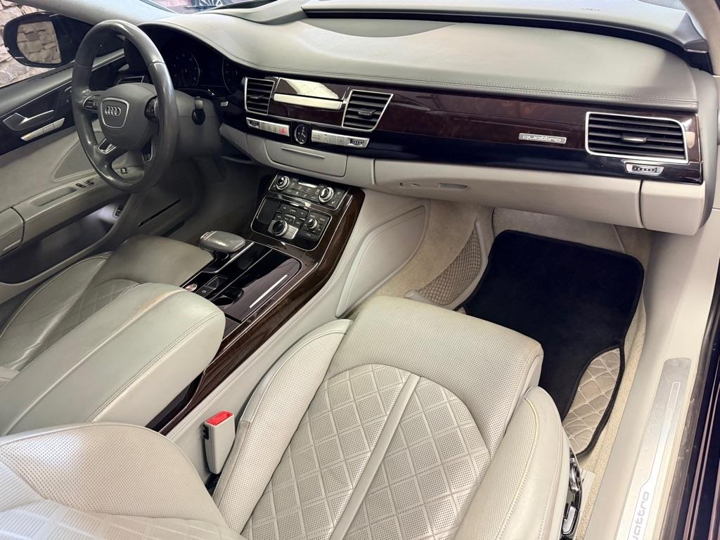 Audi A8  2016