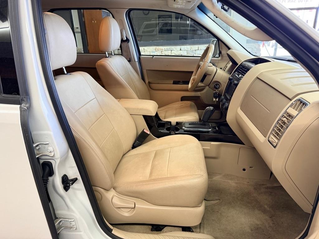 Ford Escape  2010