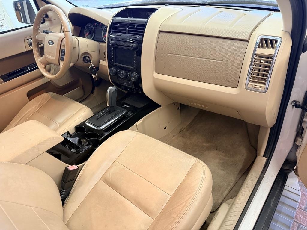 Ford Escape  2010