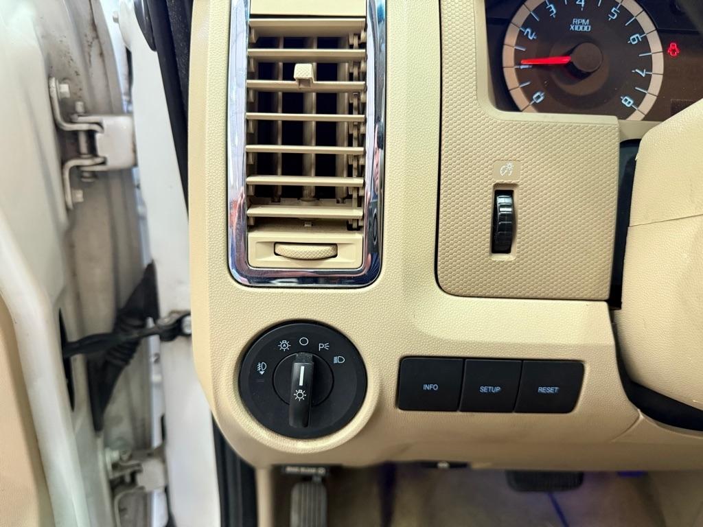 Ford Escape  2010