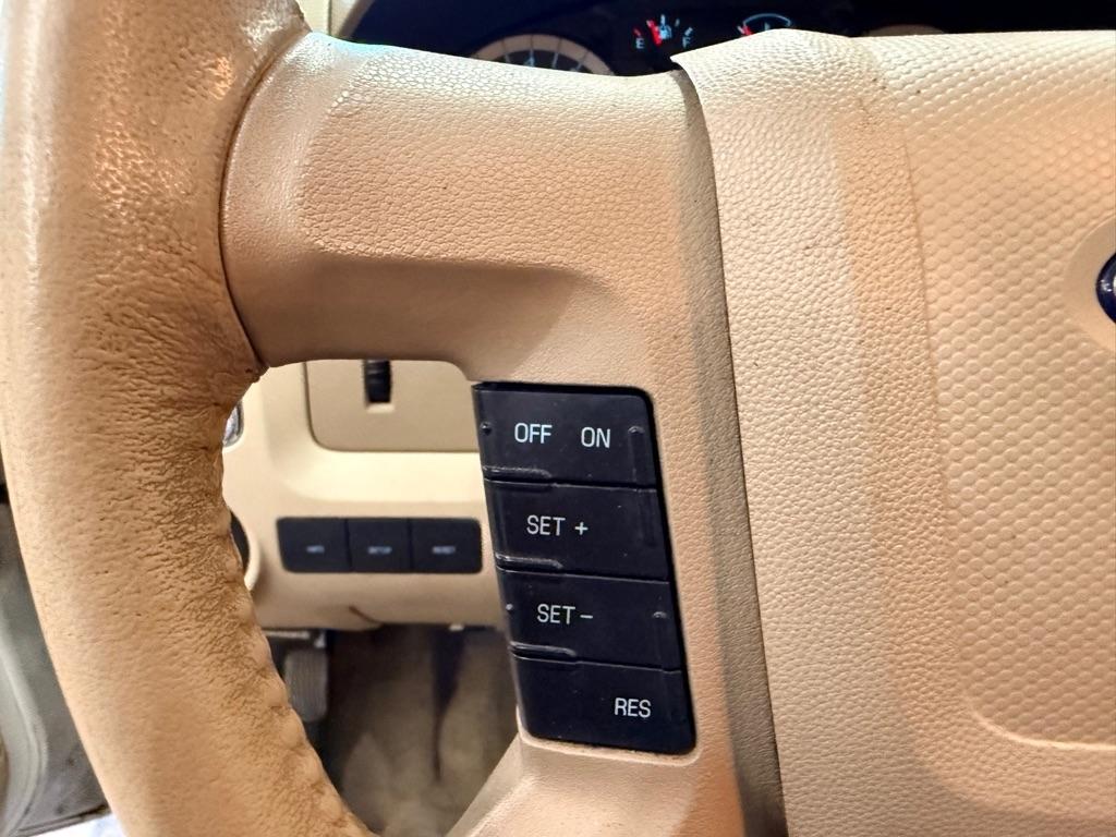 Ford Escape  2010